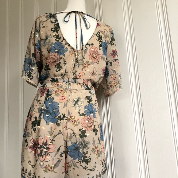 Floral Charlotte Russe romper - Picture 2 of 4